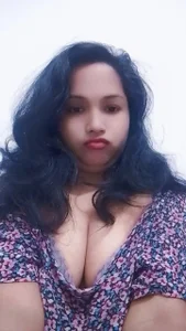 Aarti_Sharma1 Public Pic 4