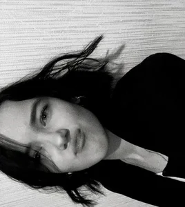 NylaVeyne Public Foto