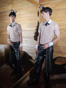 NovaaWhelerのLet's do something rich in my bedの枚の写真