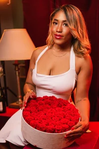 Lana-Gross Valentine's Day has arrived 🌹✨ Εικόνα 3