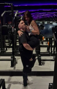 Live od IsabellaCouplee  5 snímek