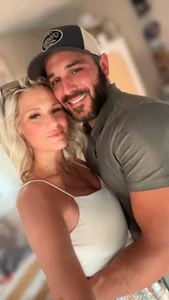 Peachyb Me and hubby💍♥️💋😍 Hình