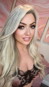 Public de Lola_Lovexxxx  6 photos