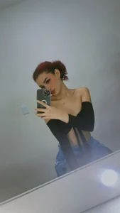 👀 de LillyDolls23  2 Imagens