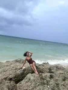 scarlet_smith7 Scarlet loves beaches Gambar 5