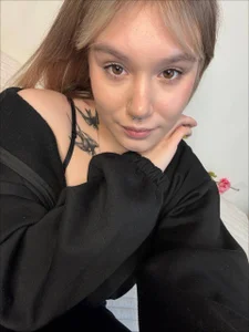 JonnaWalby Darkness suits her Pic