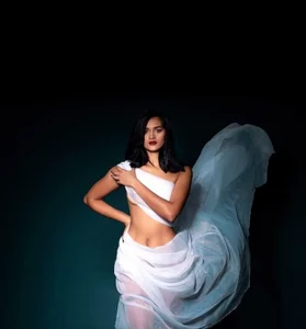 Biancasantillana the favorites Pic 2