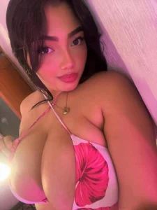 ArianaRougee 🌺👑 ​Princess ​of ​Paradise ​Come ​play ​with ​my ​huge ​tits🌴 🌺 Kuva 3