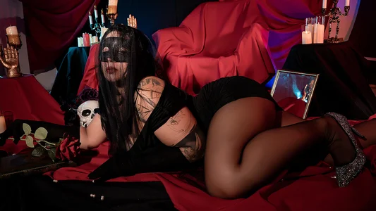 hana_falakのBetween Masks and Wishesの 7枚の写真