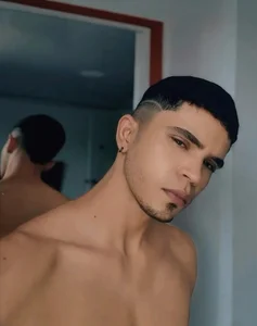 Leo-owen Public slika 2