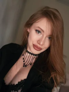 RoseShelton redhead Foto 2