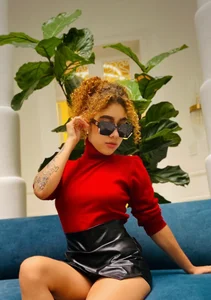 Sienna_brunette Red Hot Leather Tease 🔥 Pic 2