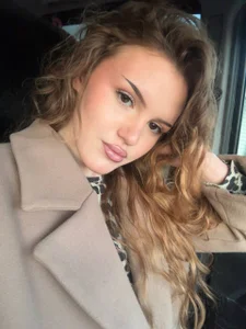 -KittyMoore Public Pic