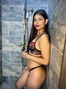 AnnaLoren_のHis gaze leaves invisible traces in memory. 🔥の 4枚の写真