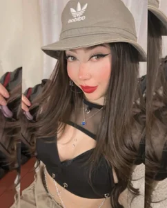 VictoriaGerard_Pink Public Foto 6