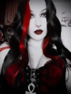 ElizabethVampPublic图片 2