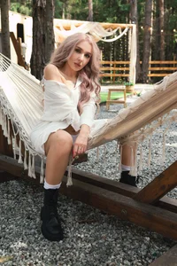 LianaFord Baby on swing Poză 5