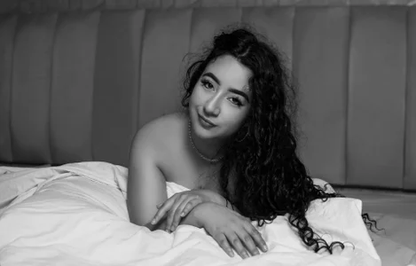 BellaSwwan Whispers in Ink รูป 