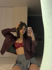 LouiseChavezのLook how cute i can beの 3枚の写真