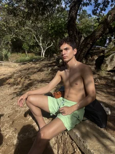 Heliox_noir Face card টি ছবি