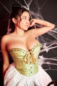 DULCEPEARL_TAY halloween :) Pic 3
