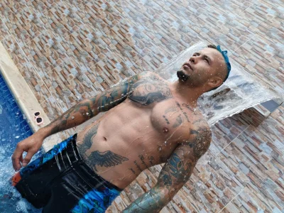 sebastian_horny A little bit of me Hình 5