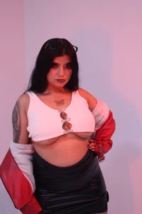 Alexa_Espinoza Red+black= sexy Alexa Pic 3