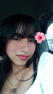 DakotaHoland Public  2টি ছবি