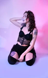 Lilith_Inferna: 🌕 Tonight I fly... over you. ( 3 фото)