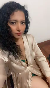 Divya888 Public Foto 4