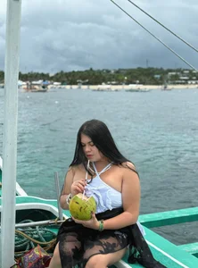 YourThicc_bella 🌊🌺🐚🏖️ Foto 2