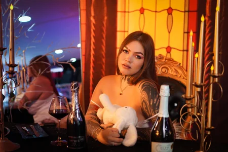 MAGIC_TESSA Intimate dinner with your favorite bunny 🐰🍷 Foto 3