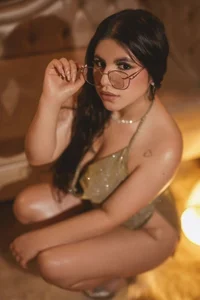 MilaCravee Golden Temptation ✨💫🔥 Pic 2