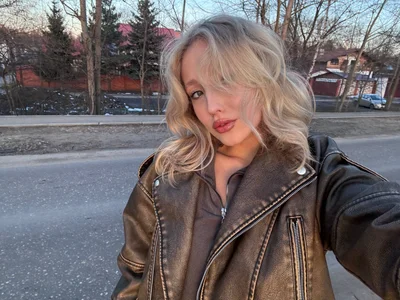 Blonde_Pickme Public รูป  5