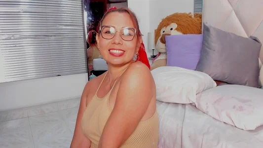 nayasex_ hey guys beautiful monday Pic 5
