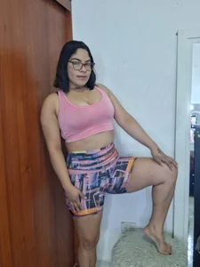 hornny_cougar Before the gym. Make me sweat first. Pic