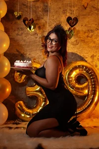 Mia_milf_x Happy Birthday to me Pic 6