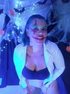 Horny_kaylee: halloween ( 2 фото)