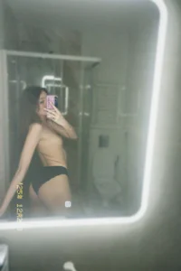 ShaeHeeter's little present 💝 Sex Photo 1