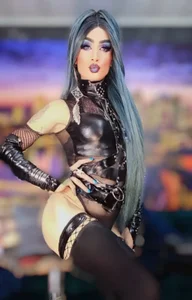 queen_satin Public Pic 2