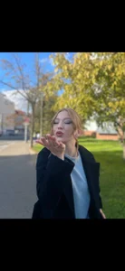 BeatriceBinoche kiss Pic