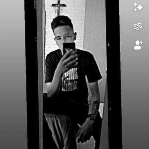 Public de ElCharsmin  4 Imagens