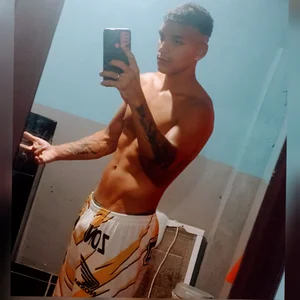 Yo😘 de maximilianok27  4 Imagens