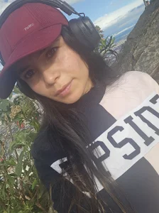 Public od Luanarhoades  2 snímek