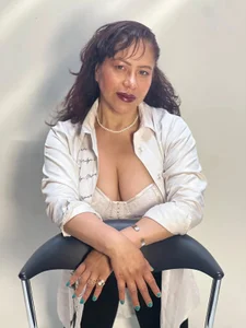 Charlot_Milf__ Public Bilde 5