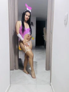 SofiaVal_ Ready to enter my burrow? I promise you won't want to leave. Immagine  4