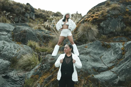 Karina_Mendoza kullanıcısının The landscape is beautiful, but the focus is down here. 😉🌠🫦 albümü -  7 fotoğraf