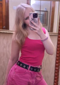 IrmgardCheli pink outfit Foto 6