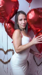 millie_brown21 нαρρу ѕαη ναℓєηтιηє ∂αуѕ Immagine  5