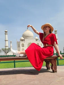 Chloe_Richardson Adventurer Pic 3